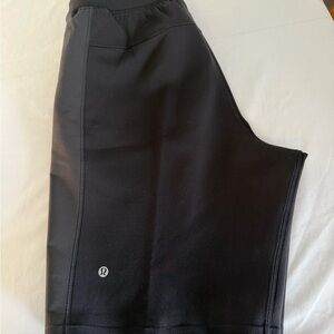 Lululemon Men’s Black Athletic Shorts Size Large Casual Gym Shorts